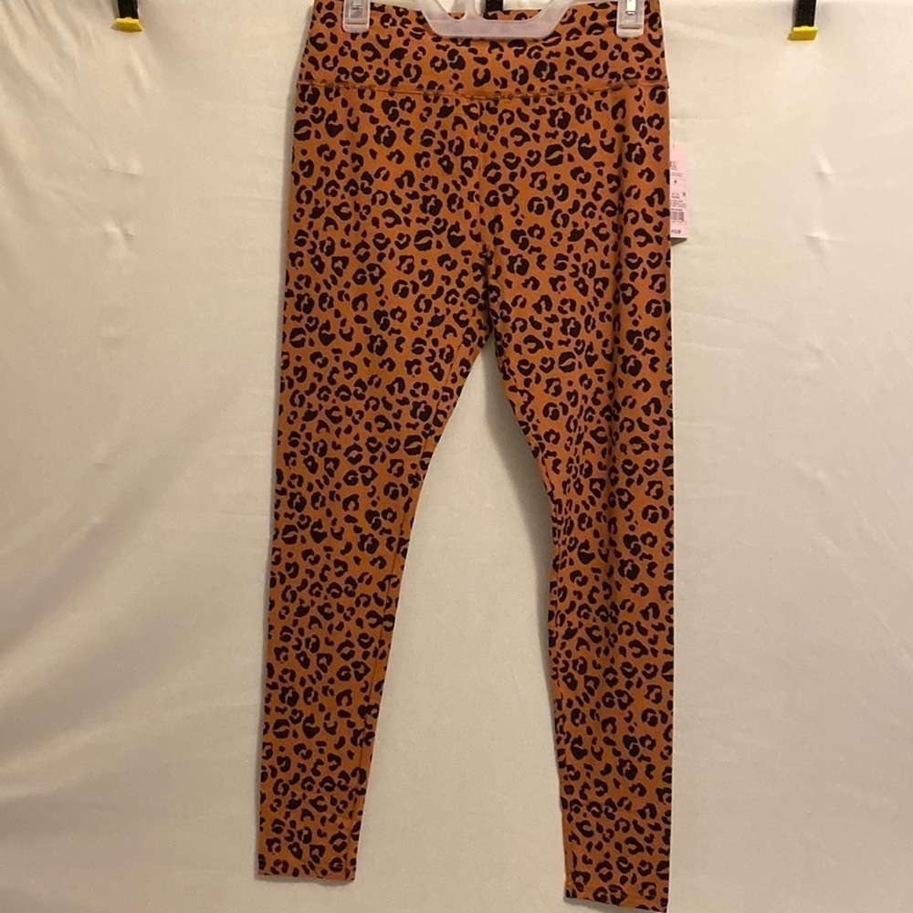 Wild Fable cheetah print leggings size M
